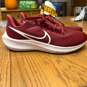 Nike Red and White Men's Shoes